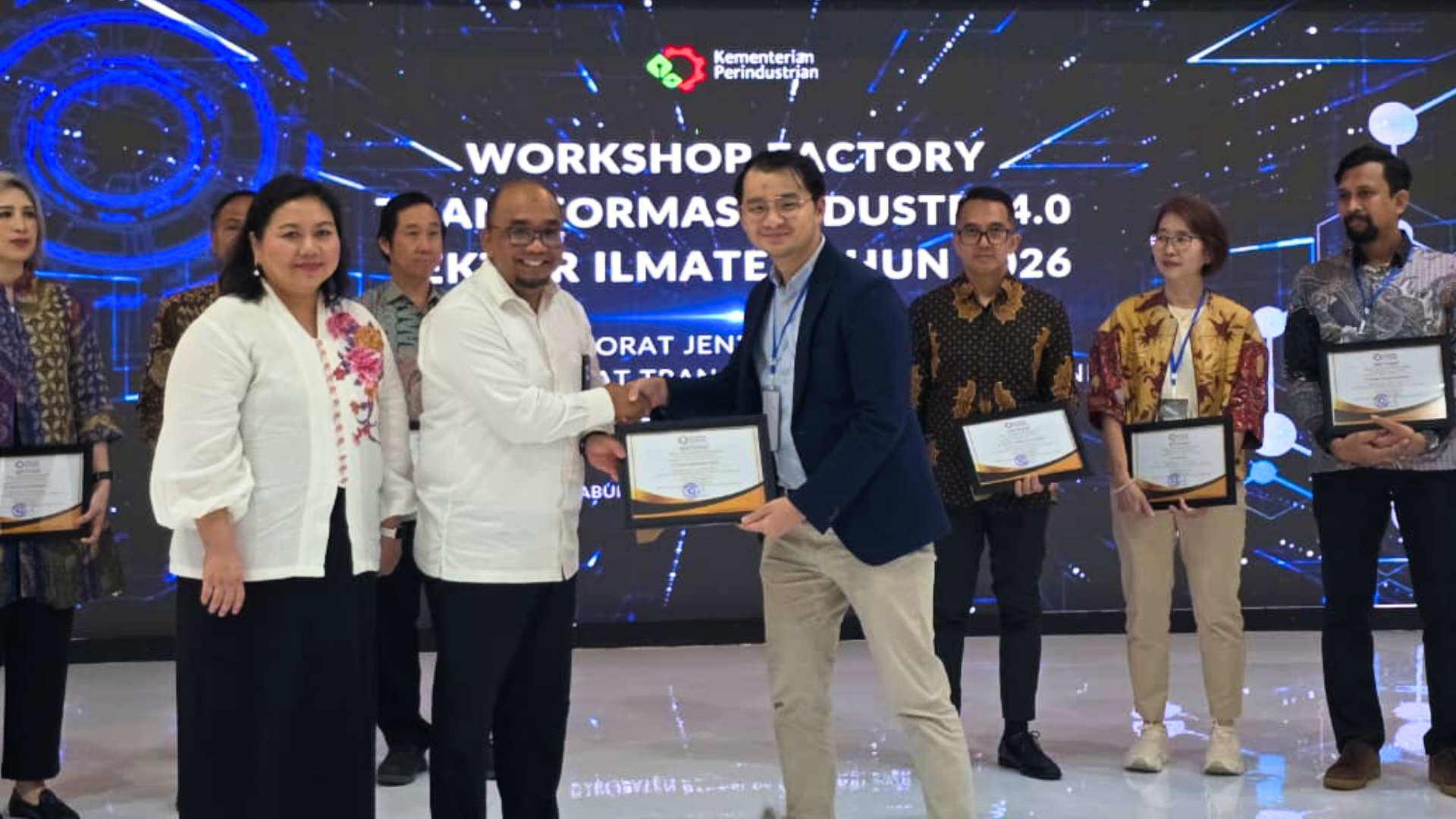 PT Duta Laserindo Metal menerima sertifikat INDI 4.0 dari Kementerian Perindustrian
